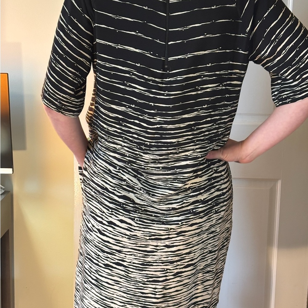 Barely Worn Silk VINCE Dress - Black and White Striped with pockets! - Picture 4 of 4